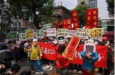 apex英雄台湾服务器 具体操作方法如下登录最新的奇游客户端版本(5